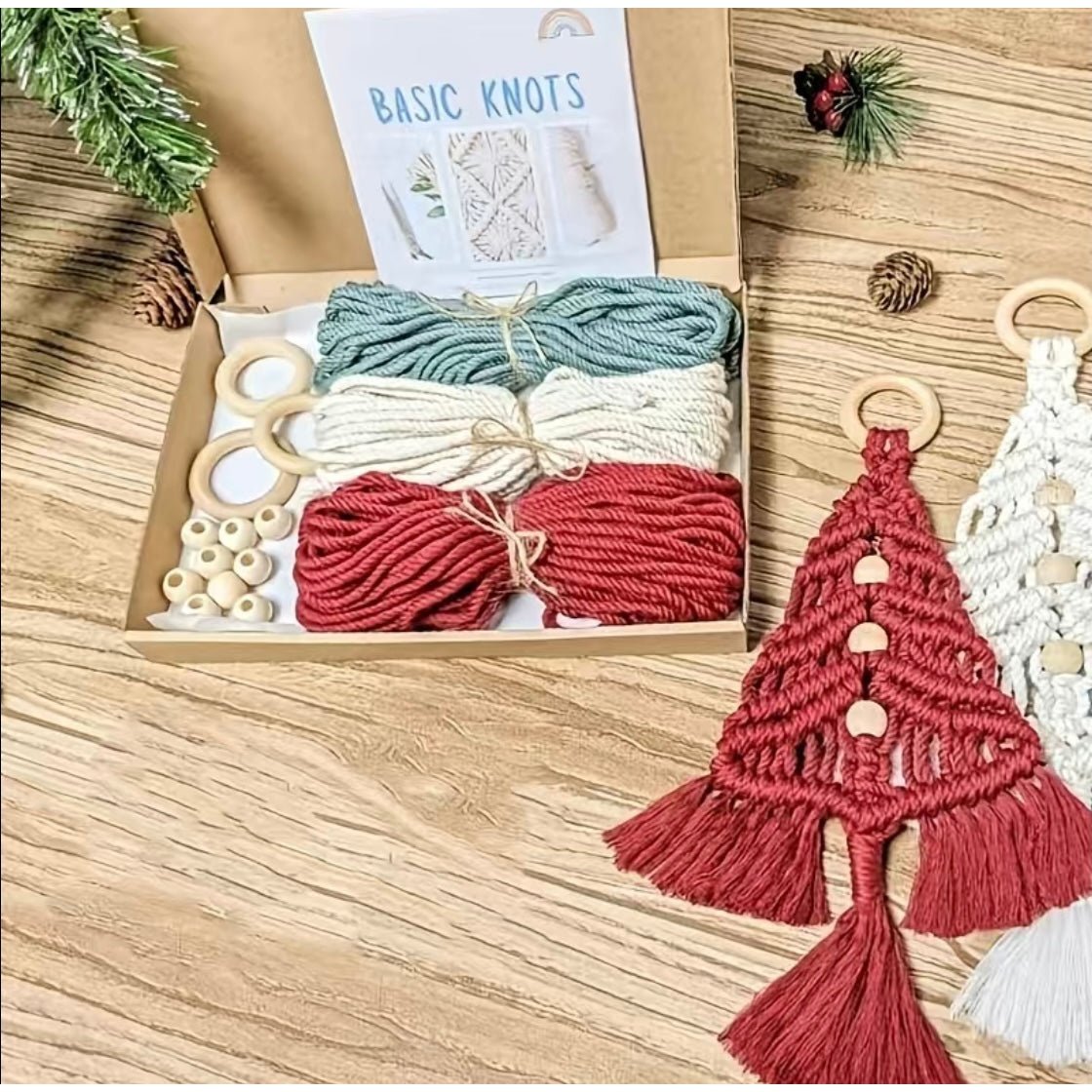 Christmas Macrame Kit - Red/Cream/Green